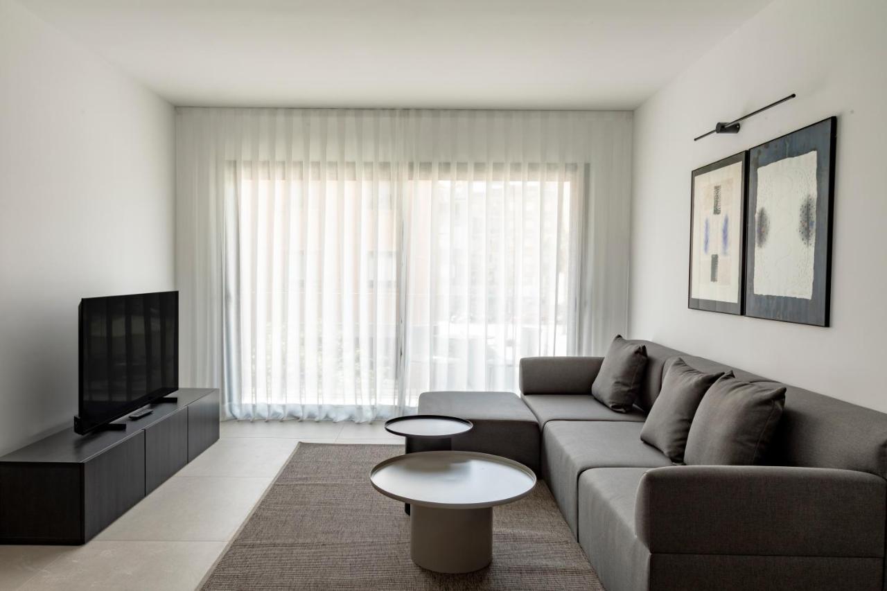 Europa Apartments لوسبيتاليت دي يوبريغات المظهر الخارجي الصورة