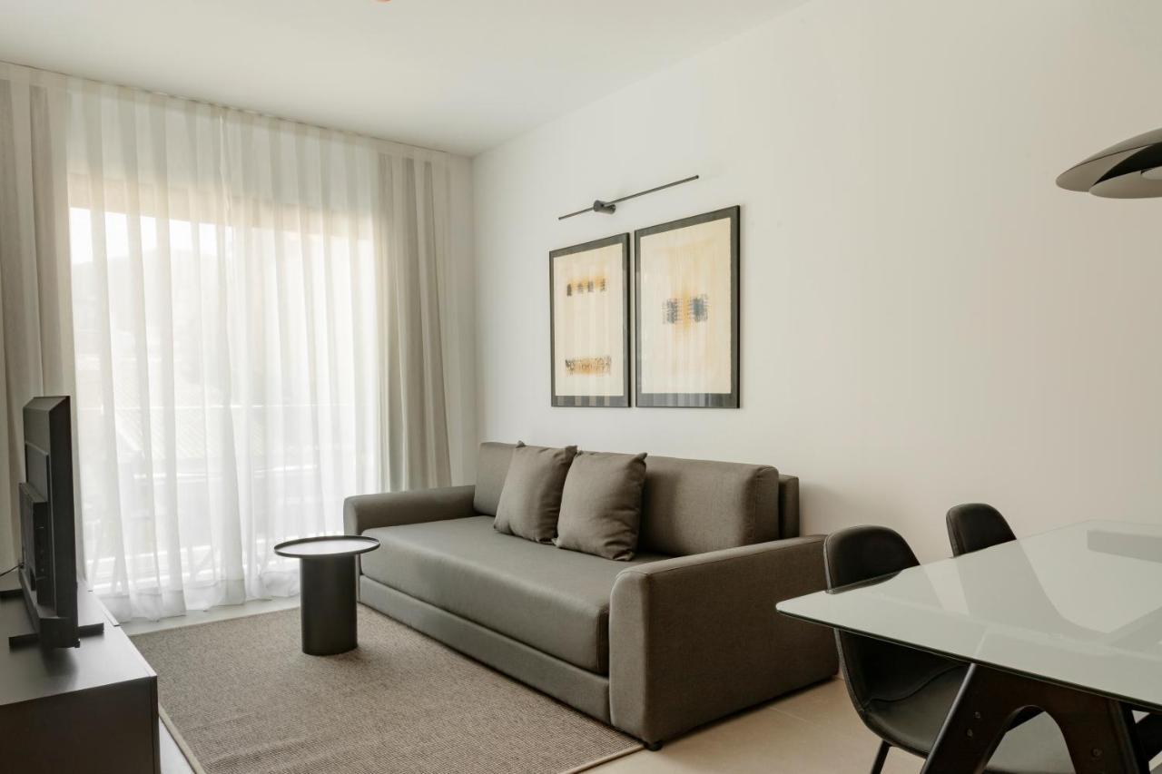 Europa Apartments لوسبيتاليت دي يوبريغات المظهر الخارجي الصورة