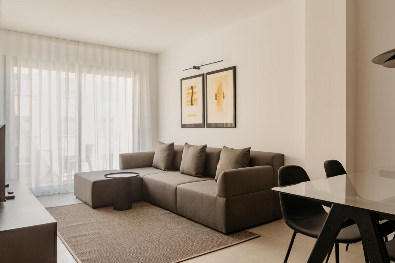 Europa Apartments لوسبيتاليت دي يوبريغات المظهر الخارجي الصورة