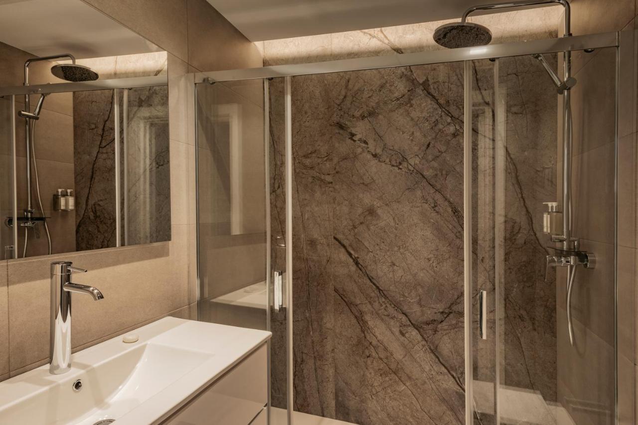 Europa Apartments لوسبيتاليت دي يوبريغات المظهر الخارجي الصورة