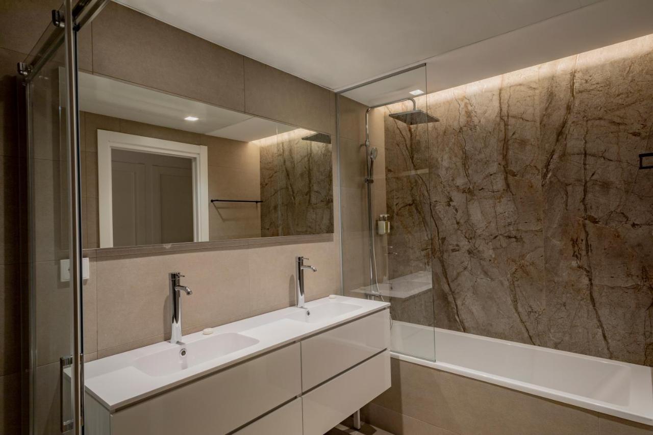 Europa Apartments لوسبيتاليت دي يوبريغات المظهر الخارجي الصورة