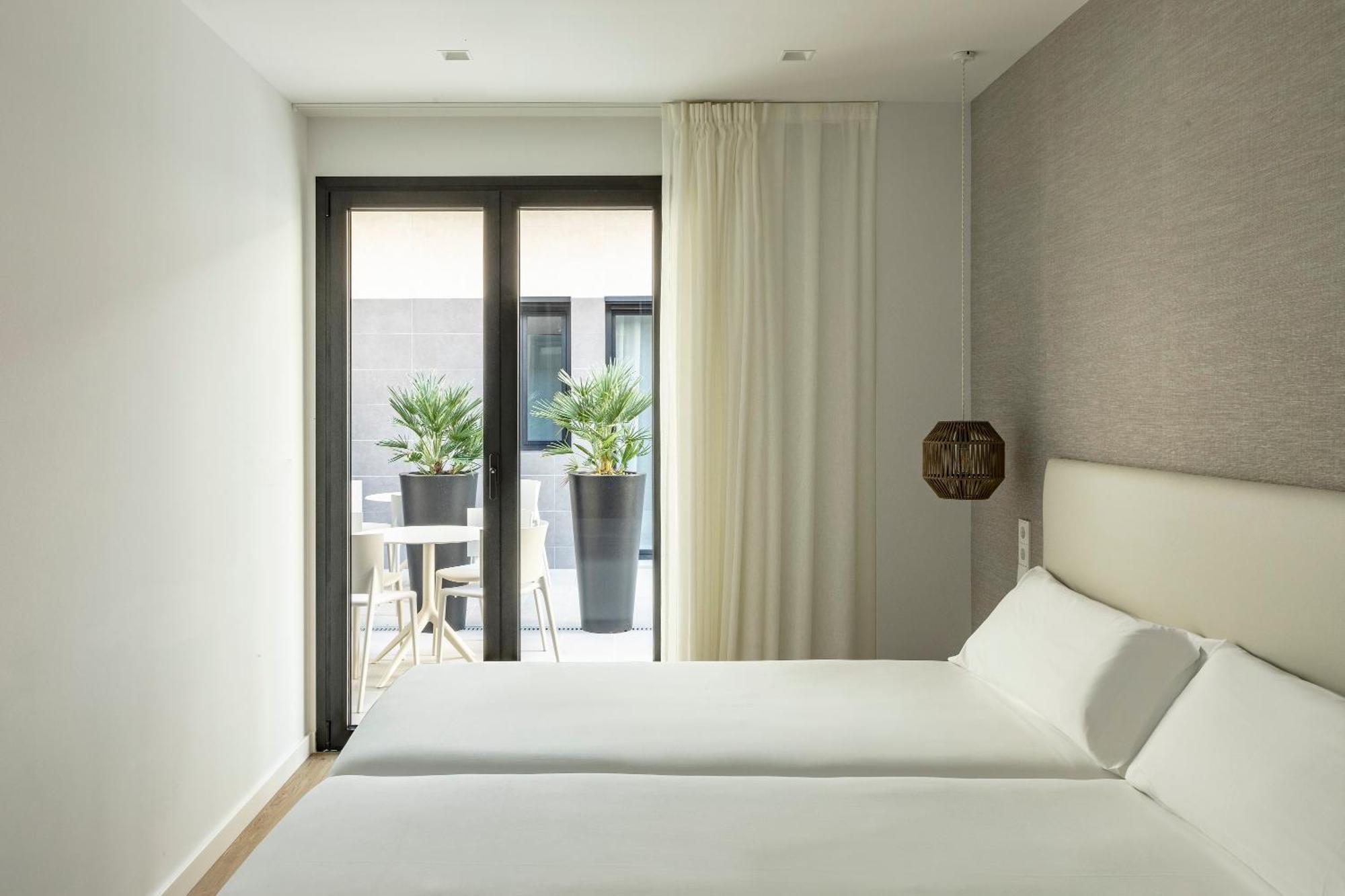 Europa Apartments لوسبيتاليت دي يوبريغات المظهر الخارجي الصورة