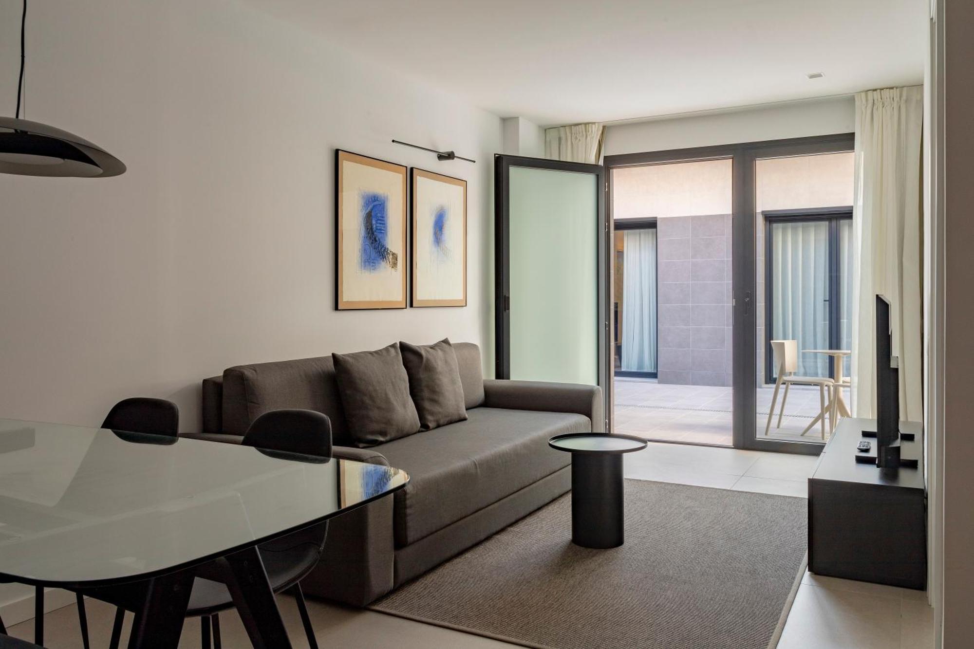 Europa Apartments لوسبيتاليت دي يوبريغات المظهر الخارجي الصورة