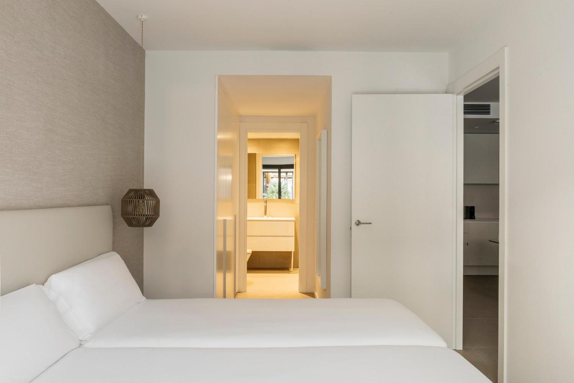 Europa Apartments لوسبيتاليت دي يوبريغات المظهر الخارجي الصورة